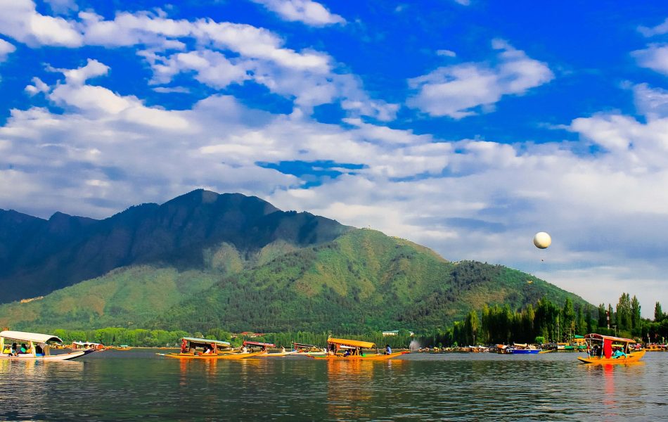 Dal_Lake,_Kashmir